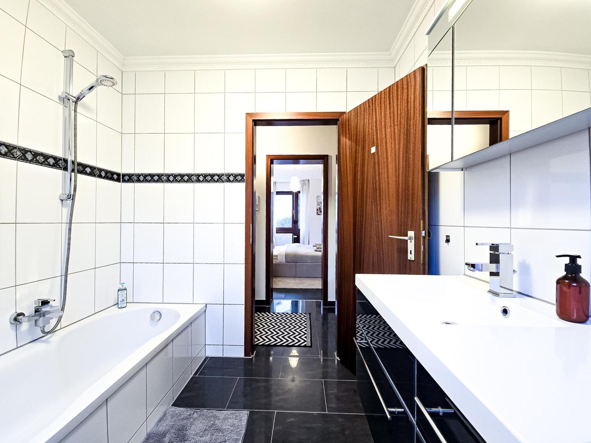 Cosy-apartment - Glazed Balkony & Carport, 70m2 Pforzheim